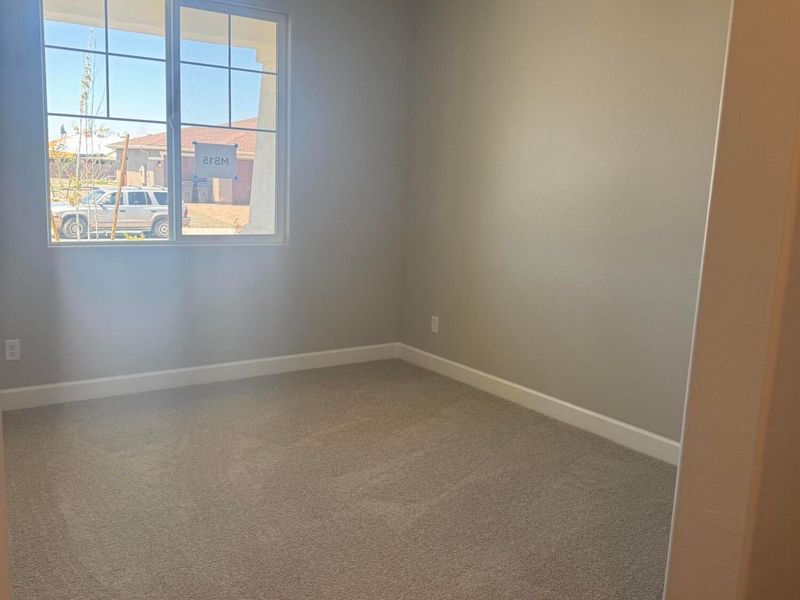 Spacious, unfurnished interior of a new home in Morningstar, Prescott Valley (Image 7).