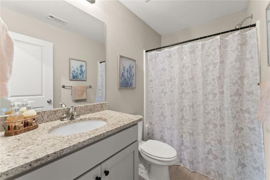 Furnished interior view inside a new home in , Clermont (Image 32).