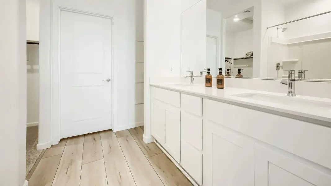 Representative furnished interior of a home built from the Solana Plan 3078 by Lennar in Western Garden, Phoenix (Image 14).