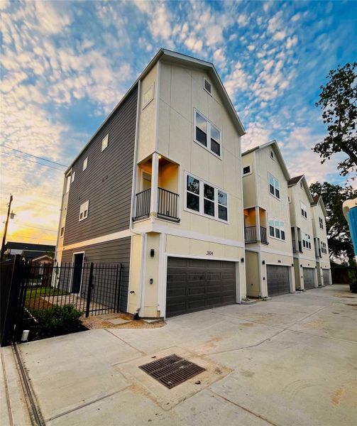 Exterior details and patio area of a home in , Houston (Image 26).