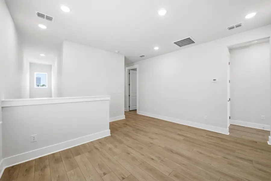 Similar Santorini floorplan. Features and finishes may vary.