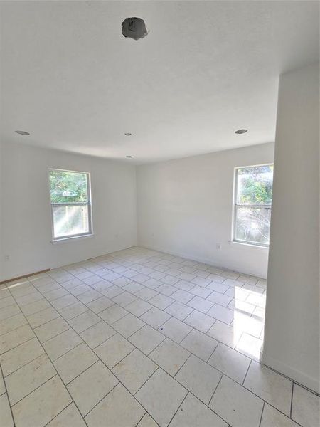 Spacious, unfurnished interior of a new home in , Splendora (Image 13).