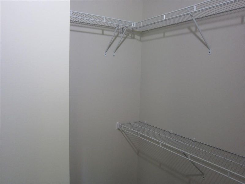 Spacious, unfurnished interior of a new home in , Dallas (Image 18).