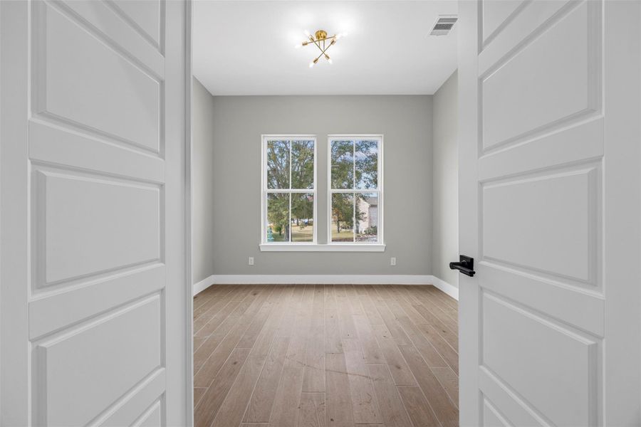 Study or 4th bedroom Study or 4th bedroom