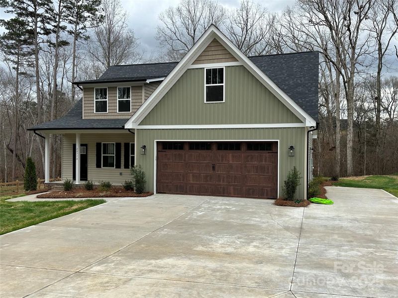 HUGE Concrete Driveway Parking & Turn-around