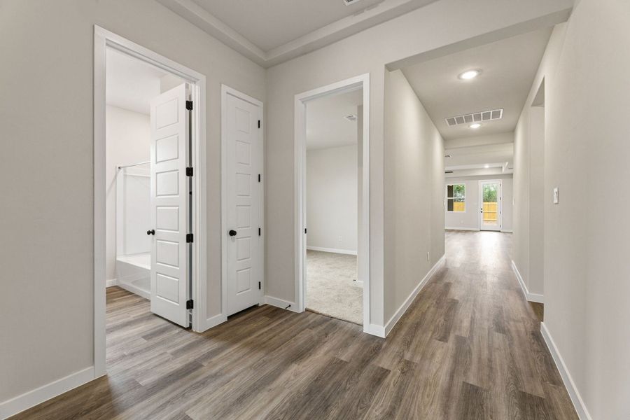 Spacious, unfurnished interior of a new home in La Cima, San Marcos (Image 14).