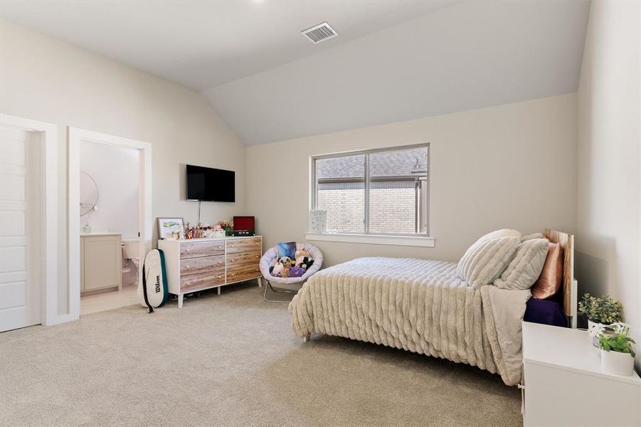 Bedroom 5 with ensuite bath