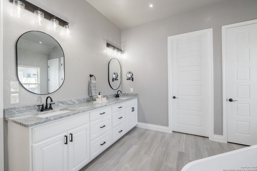 Furnished interior view inside a new home in , La Vernia (Image 31). Furnished interior view inside a new home in , La Vernia (Image 31).