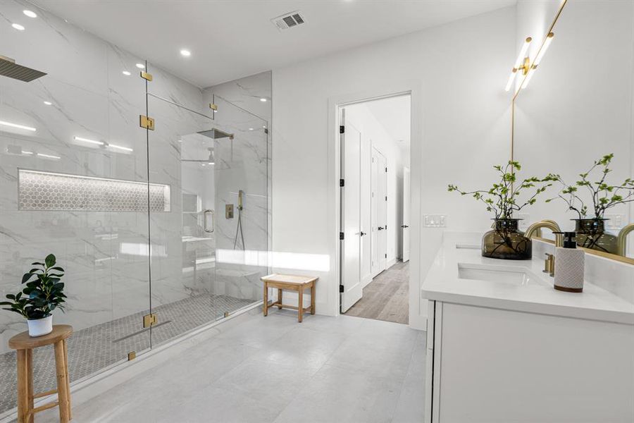 Furnished interior view inside a new home in , Dallas (Image 26).