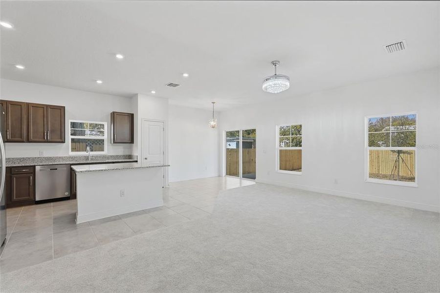 Spacious, unfurnished interior of a new home in , St. Petersburg (Image 21).