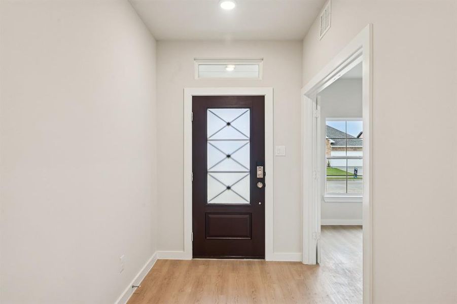 Spacious, unfurnished interior of a new home in Summerwood Estates, Red Oak (Image 17). Spacious, unfurnished interior of a new home in Summerwood Estates, Red Oak (Image 17).