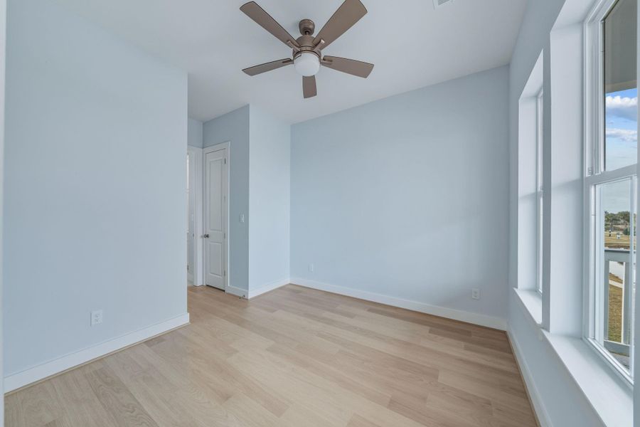 Spacious, unfurnished interior of a new home in , Galveston (Image 30).