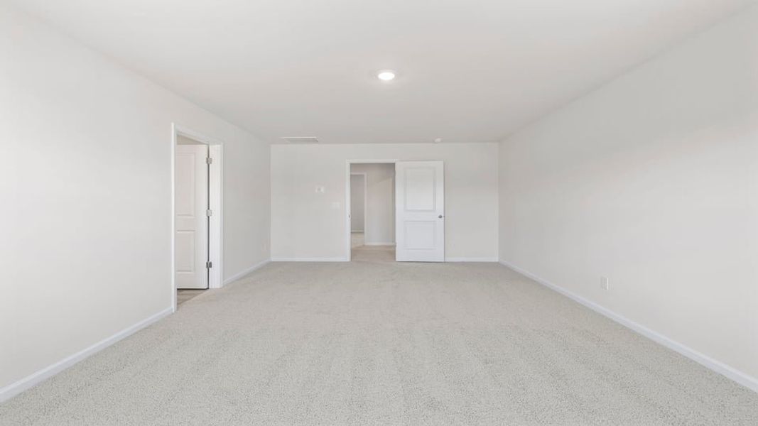 Spacious, unfurnished interior of a new home in Cedar Gap, Fountain Inn (Image 30).