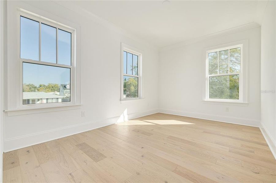 Spacious, unfurnished interior of a new home in , St. Petersburg (Image 24).