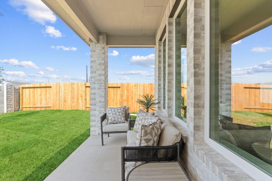 Exterior details and patio area of a home in Alexander, Pearland (Image 4).