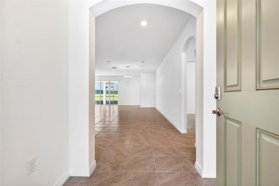 Spacious, unfurnished interior of a new home in , Ocala (Image 23).