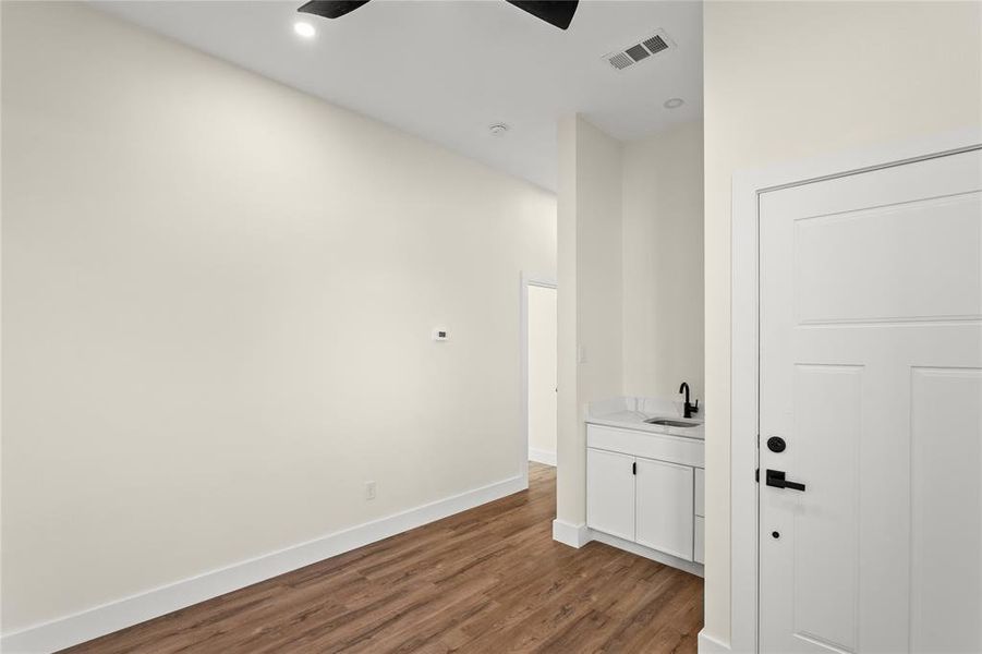Spacious, unfurnished interior of a new home in , Dallas (Image 25).