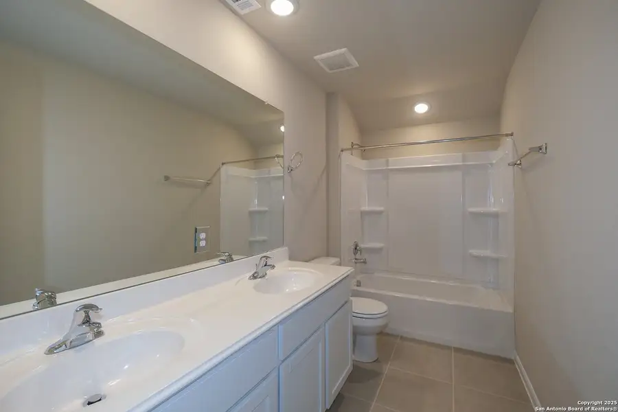 Furnished interior view inside a new home in Winding Brook, San Antonio (Image 5). Furnished interior view inside a new home in Winding Brook, San Antonio (Image 5).