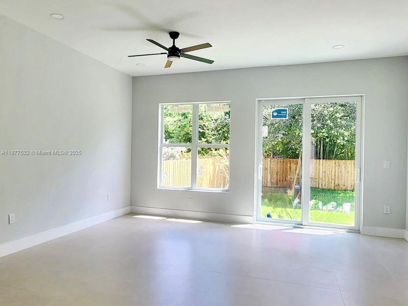 Spacious, unfurnished interior of a new home in , Fort Lauderdale (Image 20).
