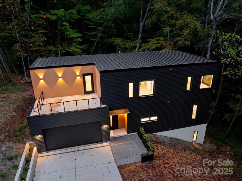 Image 36 of a home in .