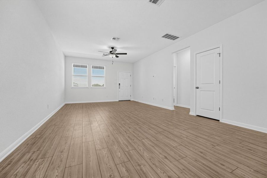 Spacious, unfurnished interior of a new home in Emory Crossing, Hutto (Image 11). Spacious, unfurnished interior of a new home in Emory Crossing, Hutto (Image 11).