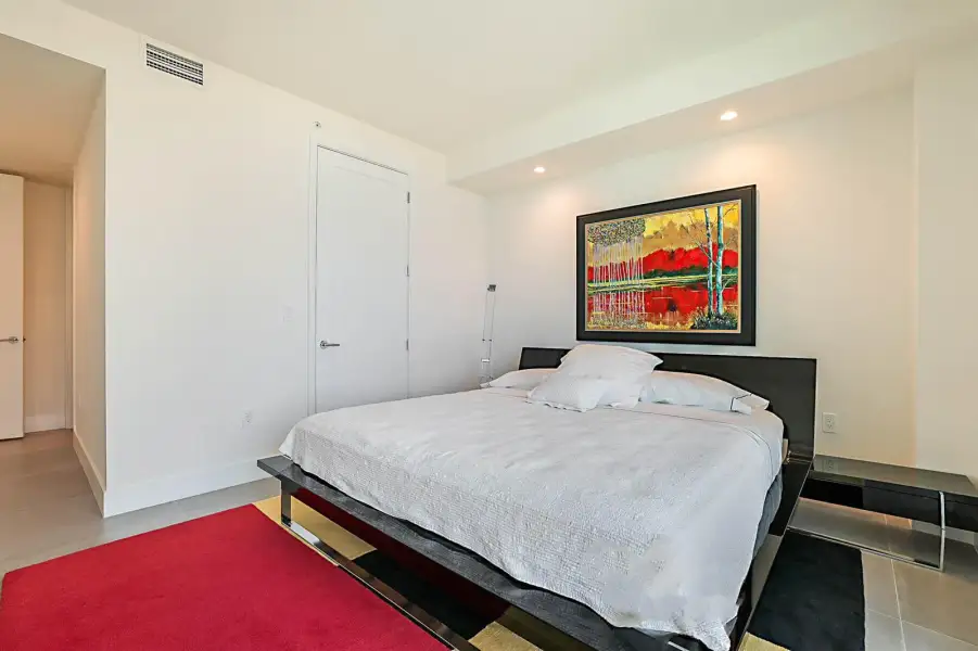 GUEST BEDROOM WITH WALK IN CLOSET GUEST BEDROOM WITH WALK IN CLOSET
