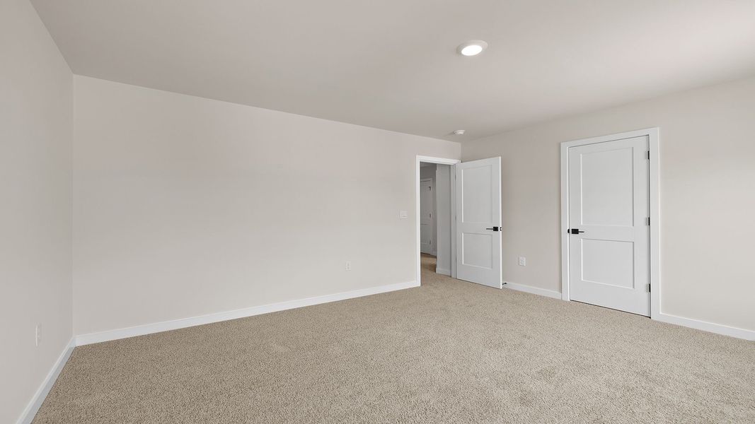 Spacious, unfurnished interior of a new home in Adams Glen, Greenville (Image 28).