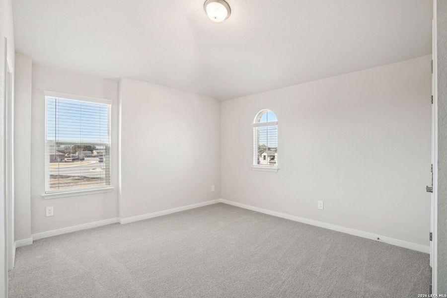 Spacious, unfurnished interior of a new home in Carmel Ranch, Schertz (Image 21).