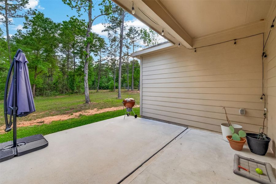 Exterior details and patio area of a home in , Willis (Image 4).
