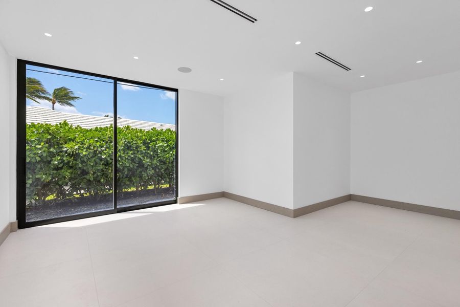 GYM / BEDROOM #6