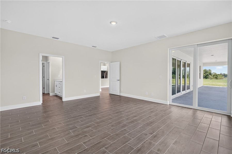 Spacious, unfurnished interior of a new home in Cape Coral, Cape Coral (Image 16). Spacious, unfurnished interior of a new home in Cape Coral, Cape Coral (Image 16).
