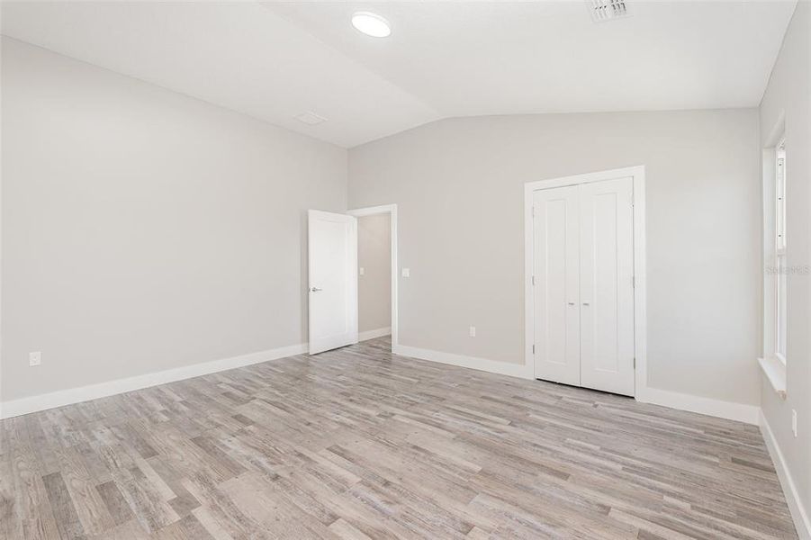 Spacious, unfurnished interior of a new home in , Palm Bay (Image 31).