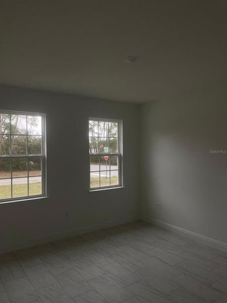 Spacious, unfurnished interior of a new home in , Ocala (Image 5).