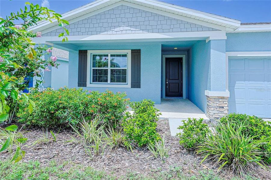 Exterior details and patio area of a home in Peace Creek Reserve, Winter Haven (Image 27).