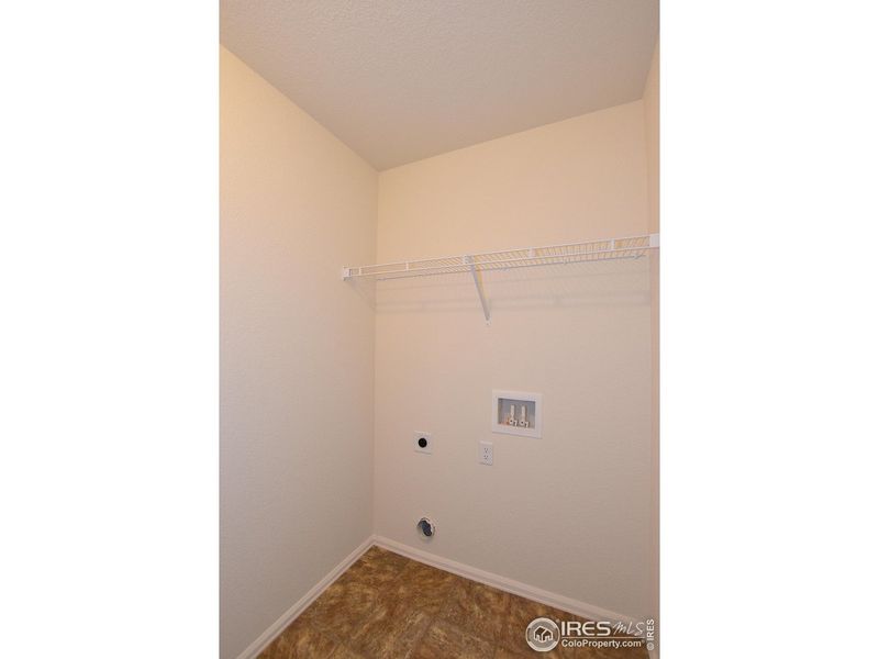 Spacious, unfurnished interior of a new home in , Johnstown (Image 38).