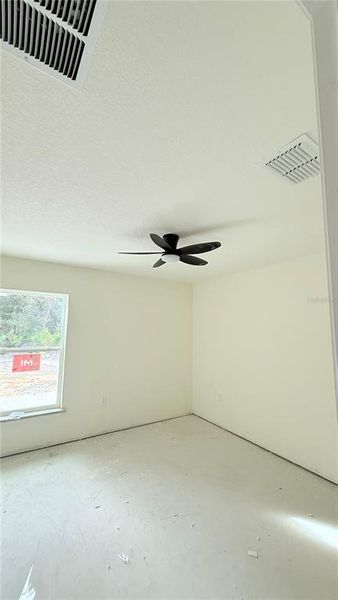 Spacious, unfurnished interior of a new home in , Ocklawaha (Image 5).