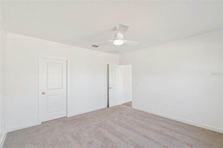 Spacious, unfurnished interior of a new home in Aspire at Canter Creek, Davenport (Image 29).
