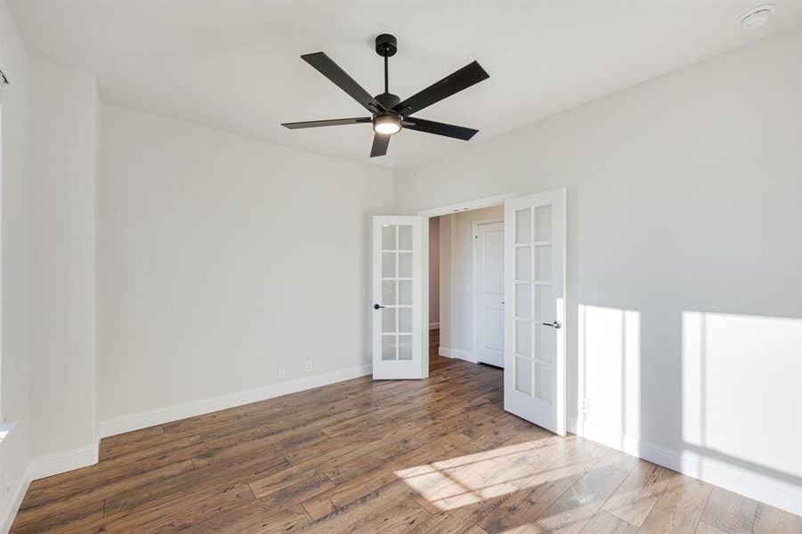 Spacious, unfurnished interior of a new home in Coyote Crossing, Godley (Image 28).