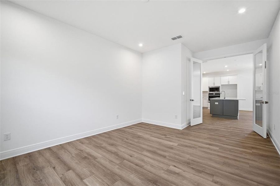 Spacious, unfurnished interior of a new home in Waterset, Apollo Beach (Image 39). Spacious, unfurnished interior of a new home in Waterset, Apollo Beach (Image 39).