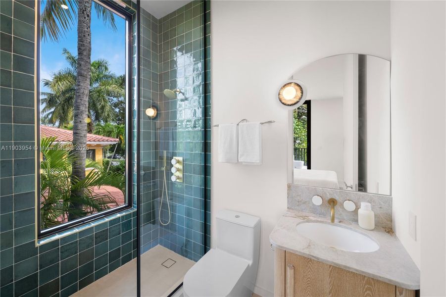 Furnished interior view inside a new home in , Miami Beach (Image 91).