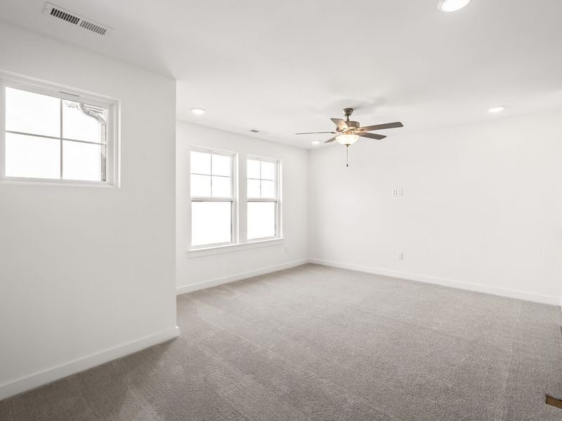 Spacious, unfurnished interior of a new home in Benders Cove, Mount Juliet (Image 40).