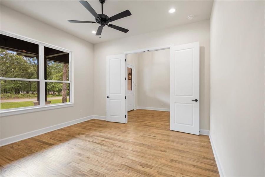 Spacious, unfurnished interior of a new home in , Mineola (Image 28).