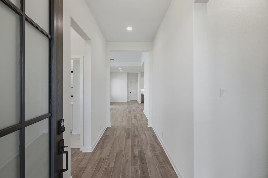 Spacious, unfurnished interior of a new home in The Crossvine, Schertz (Image 31).