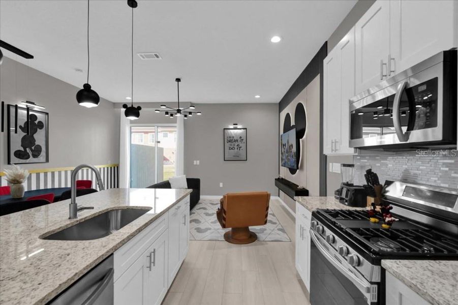 Furnished interior view inside a new home in , Kissimmee (Image 7).