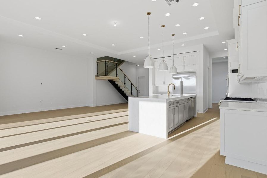 016C9B5A-5353-4B25-A18A-7A0042C026EB