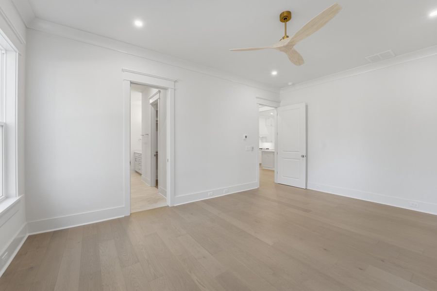 Spacious, unfurnished interior of a new home in , Hollywood (Image 22).