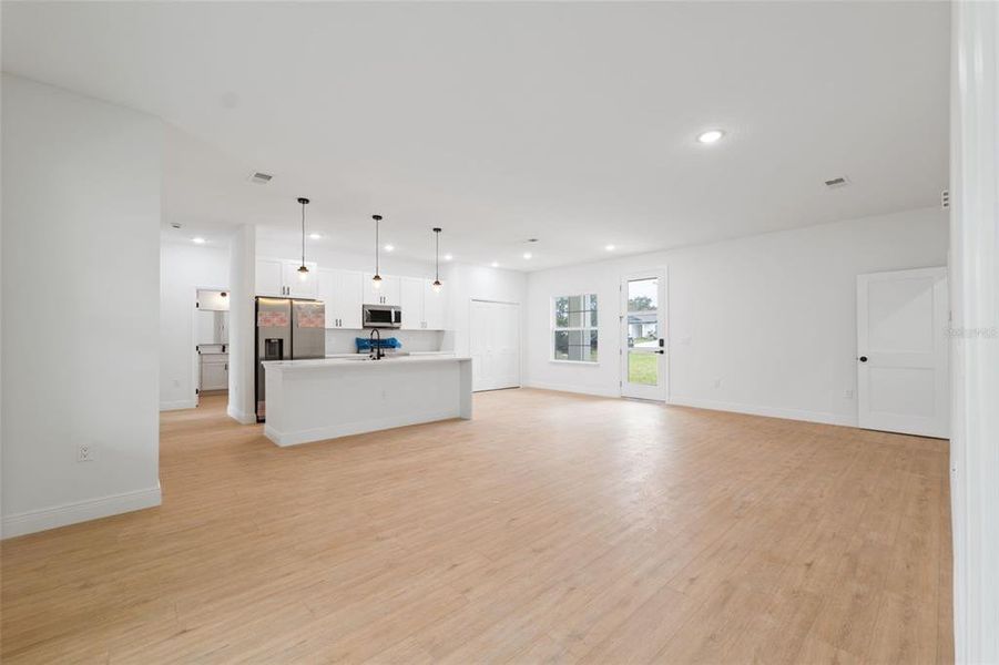 Spacious, unfurnished interior of a new home in , Ocala (Image 31).