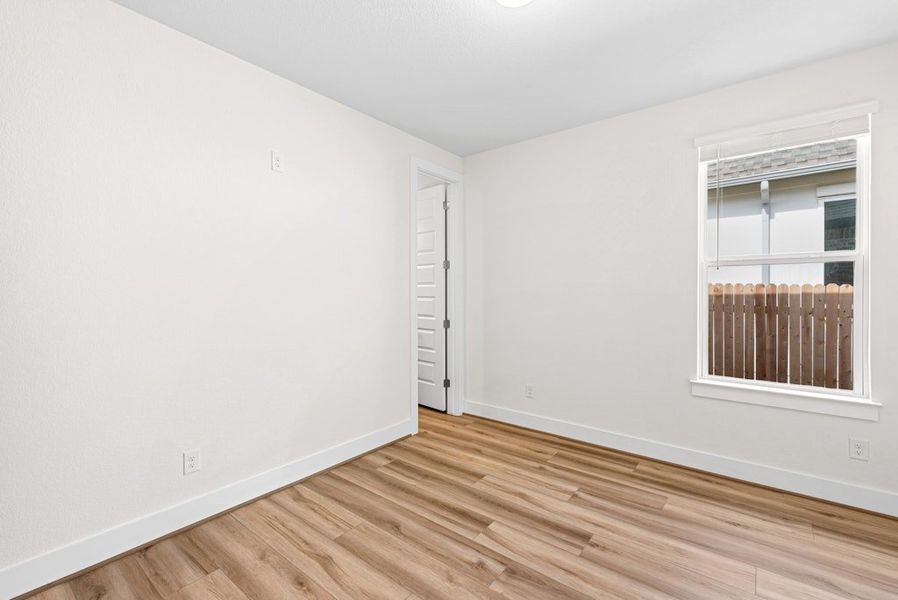 Spacious, unfurnished interior of a new home in Santa Rita Ranch, Liberty Hill (Image 36).