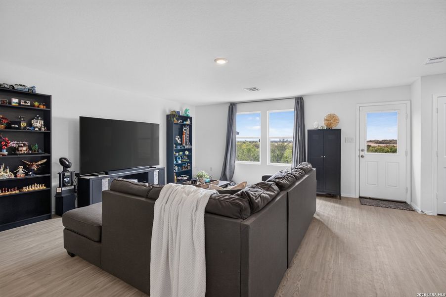Furnished interior view inside a new home in Silos: Cottage, San Antonio (Image 11).