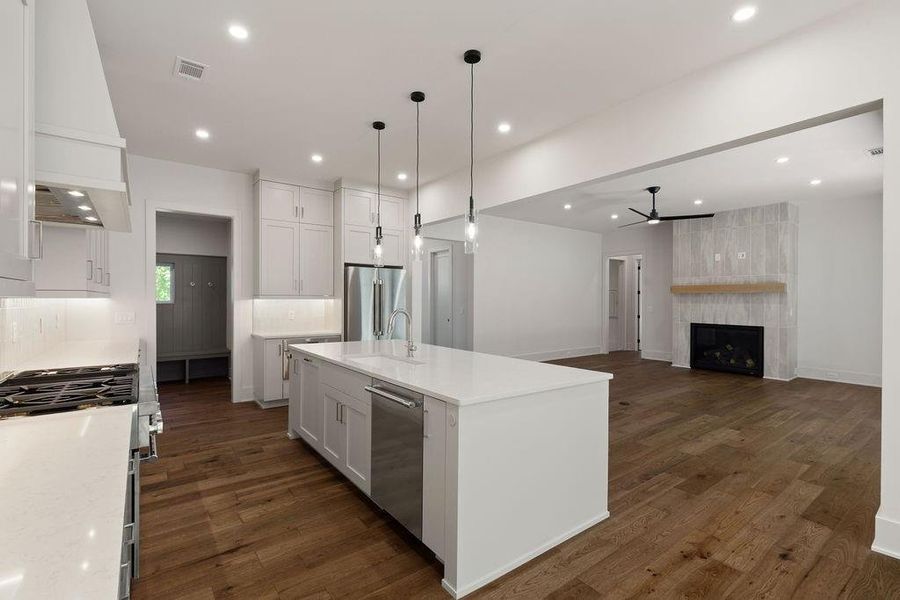 Furnished interior view inside a new home in Aster, Roswell (Image 39).